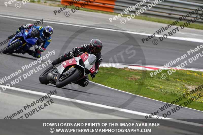 cadwell no limits trackday;cadwell park;cadwell park photographs;cadwell trackday photographs;enduro digital images;event digital images;eventdigitalimages;navarra;no limits trackdays;peter wileman photography;racing digital images;trackday digital images;trackday photos